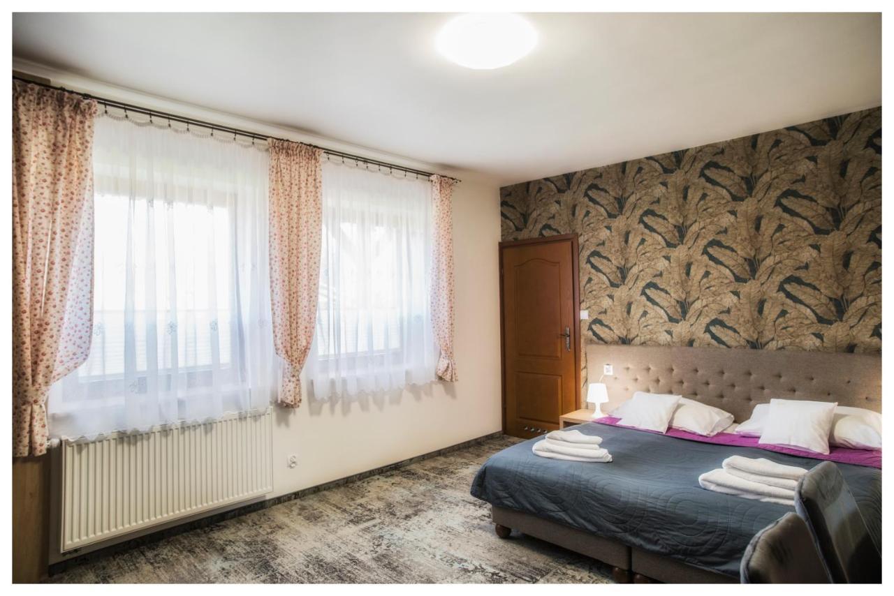 Rezydencja Elzbiecin Busko-Zdrój Buitenkant foto